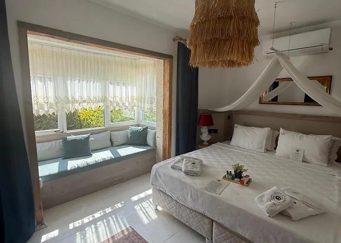 Casa Tuana Alaçatı Otel *